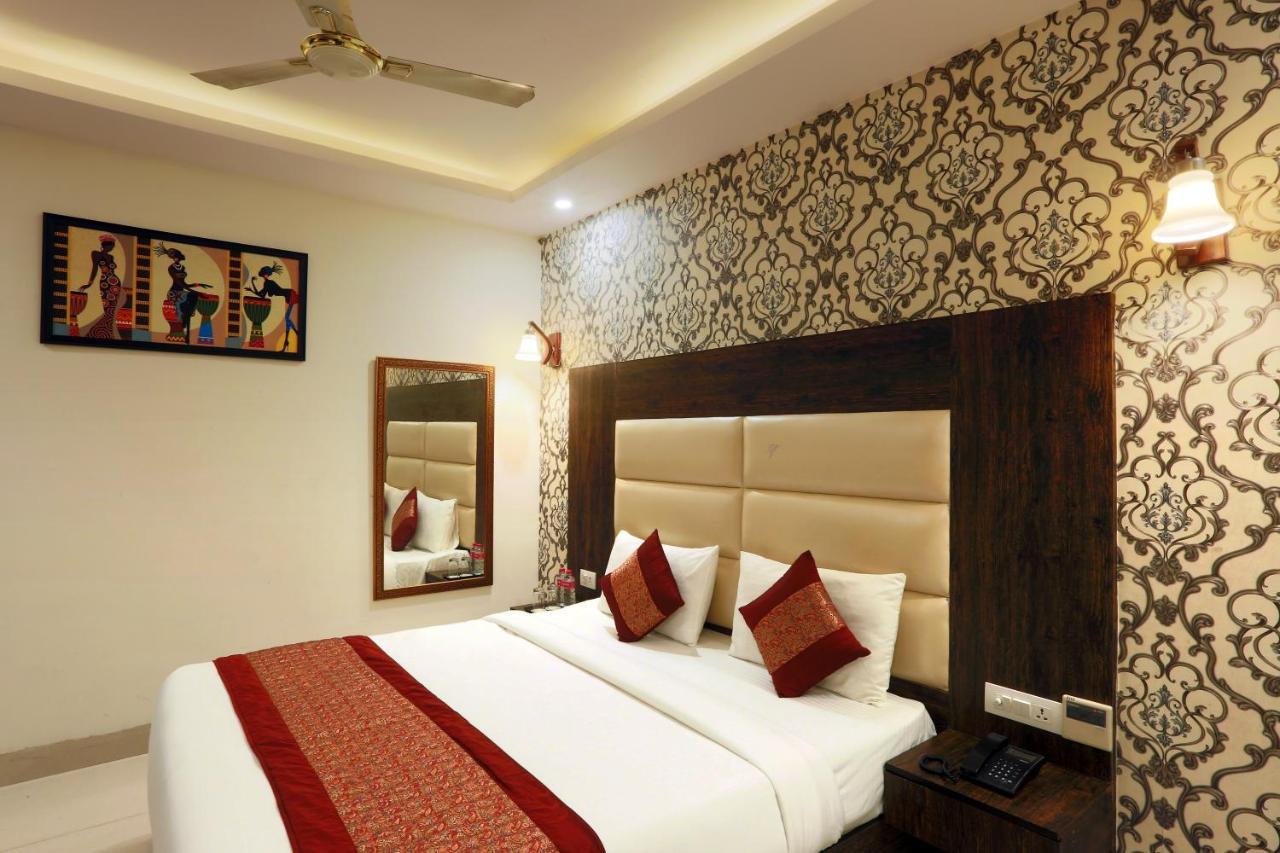 Hotel Qualia Suites At Delhi Airport 新德里 外观 照片
