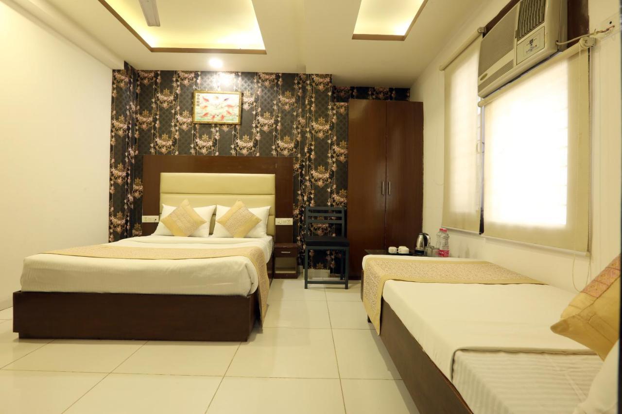 Hotel Qualia Suites At Delhi Airport 新德里 外观 照片