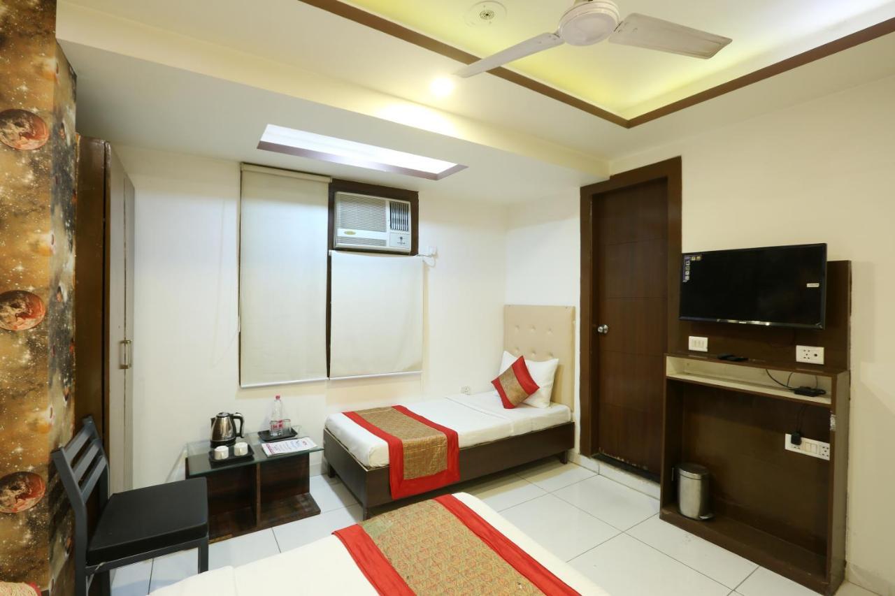Hotel Qualia Suites At Delhi Airport 新德里 外观 照片