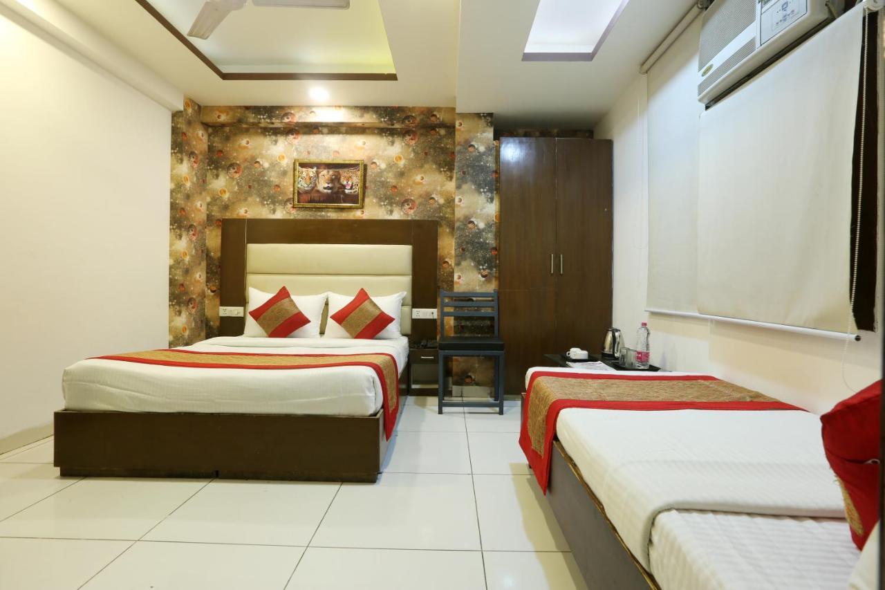 Hotel Qualia Suites At Delhi Airport 新德里 外观 照片