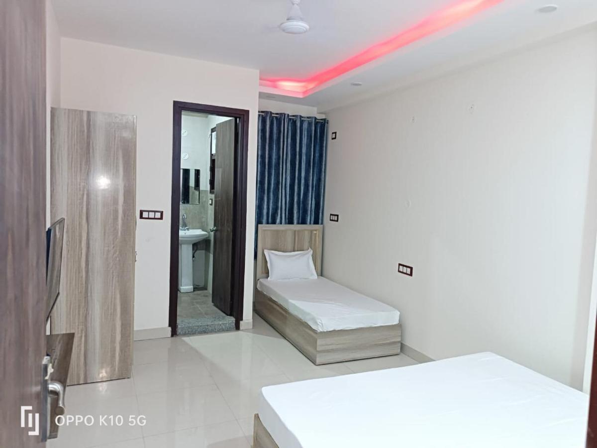 Hotel Qualia Suites At Delhi Airport 新德里 外观 照片